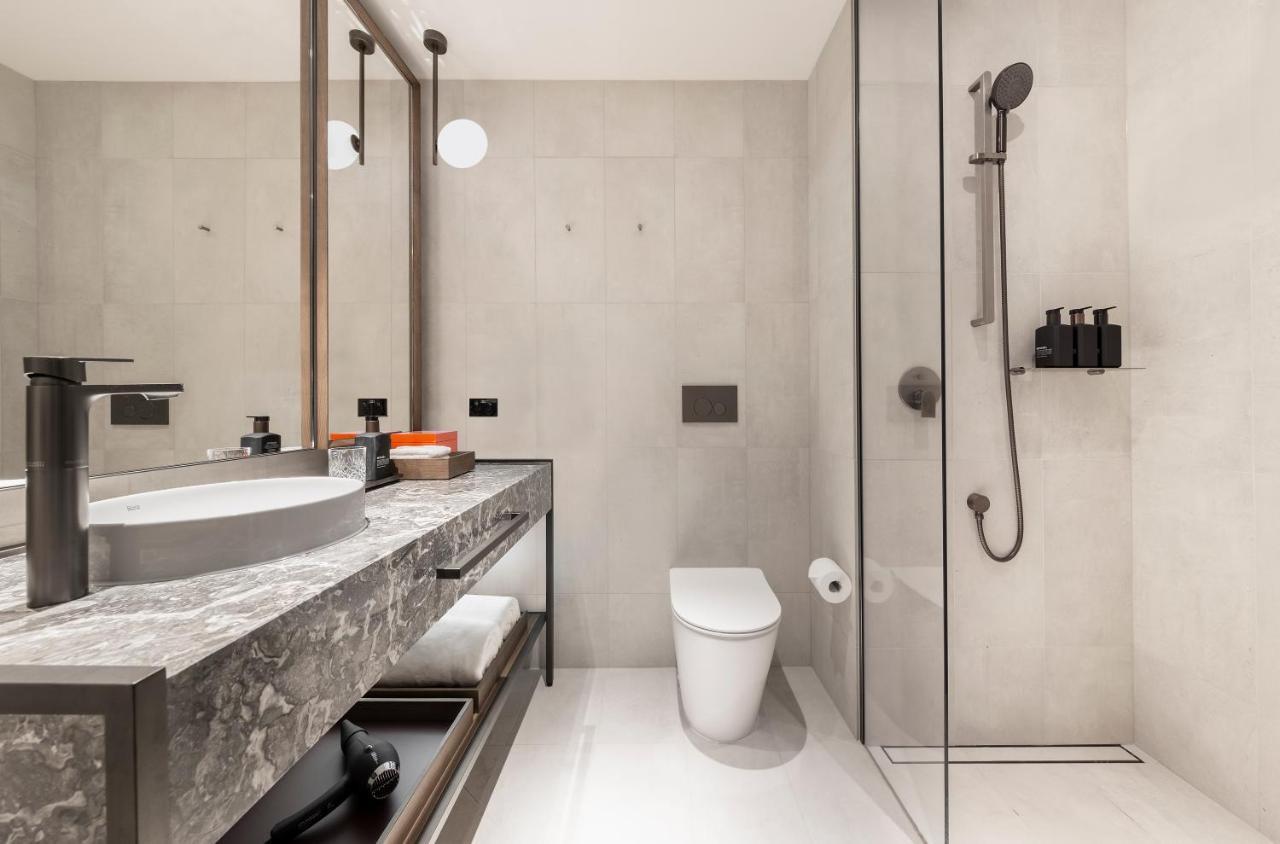 Next Hotel Melbourne, Curio Collection By Hilton Εξωτερικό φωτογραφία Bathroom